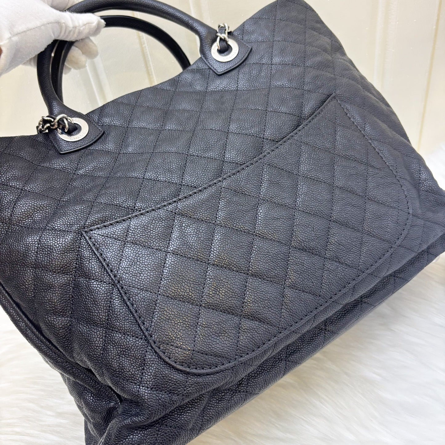 Chanel Seasonal Large Tote with CC Logo Charm in Black Caviar and SHW (Model: )