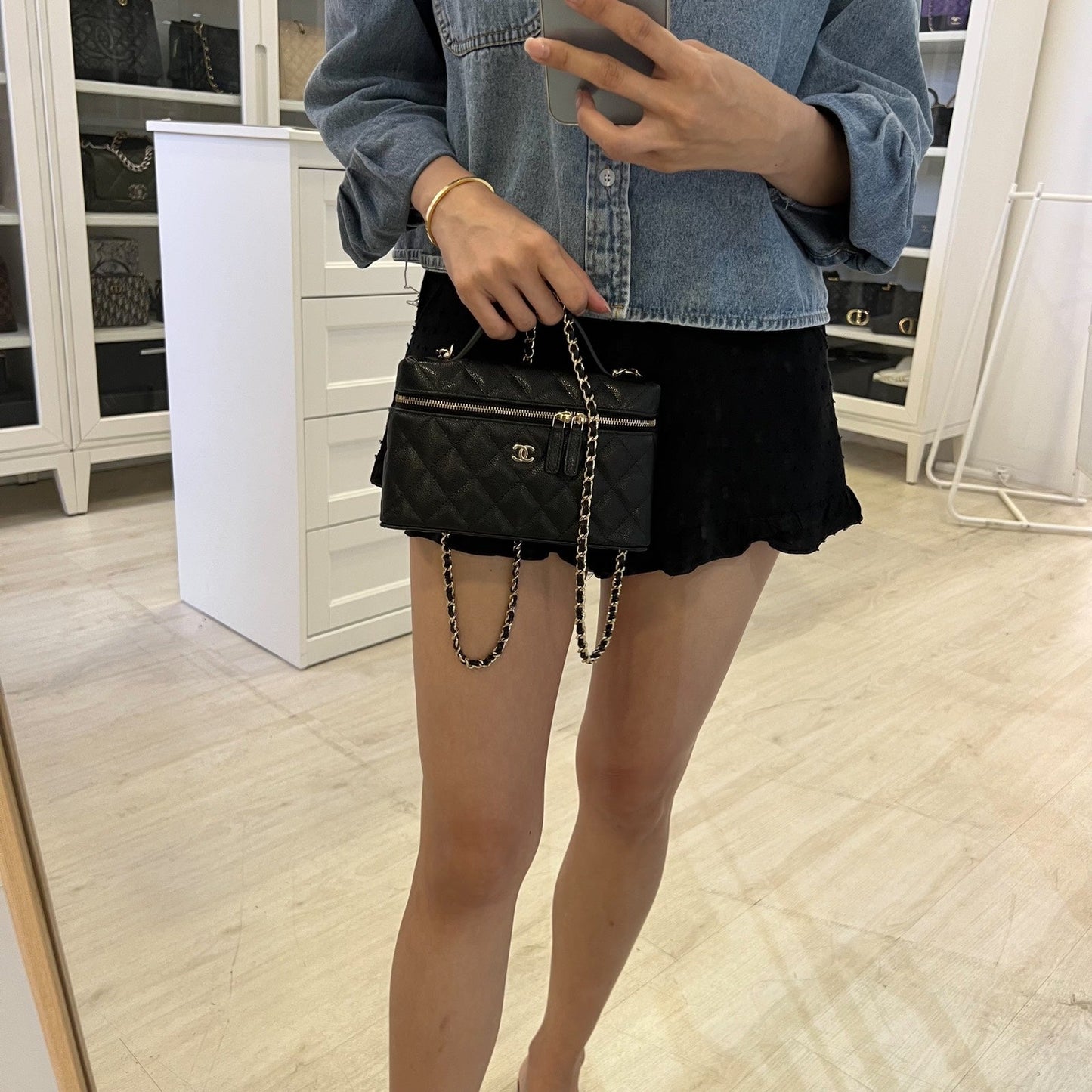 Vanity / Clutch with Chain (LP Style Bag) in Black Caviar and LGHW (Model: ) Signature