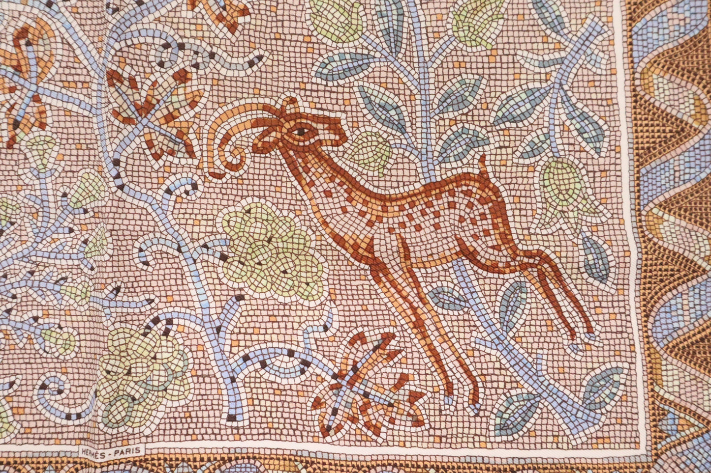 Hermes "Pavement" Gavroche Carre In Silk Handbag Pink Travel Bag