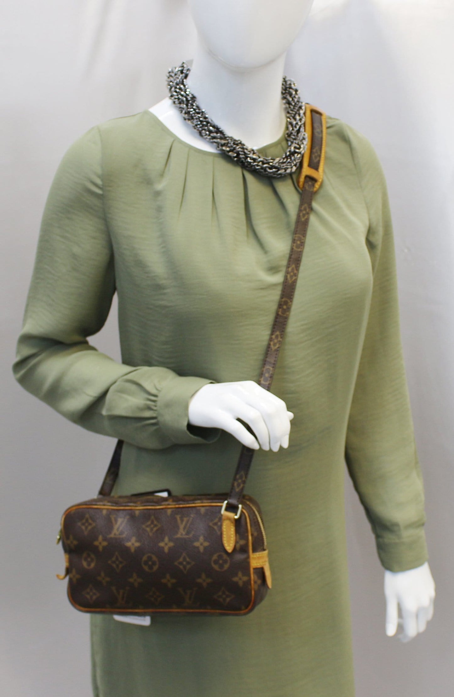Louis Pochette Marly Bandouliere Crossbody Bag Canvas Monogram