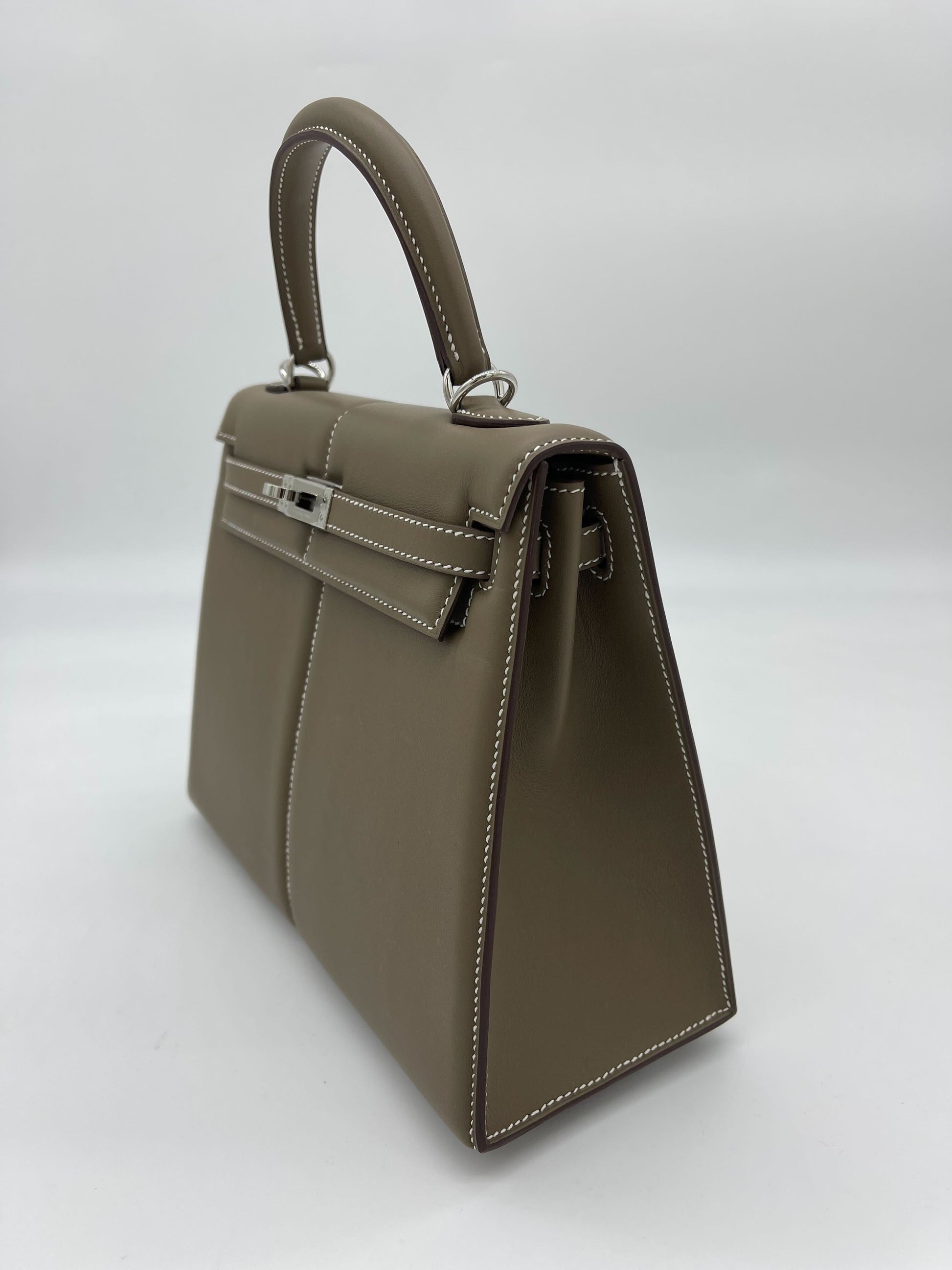 Hermes Luxury Kelly Etoupe Swift Padded Palladium Hardware Travel Bag