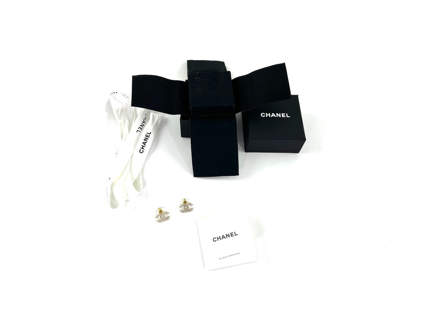 Chanel New Faux Pearl Strass 2023 CC Stud Earrings Jewelry