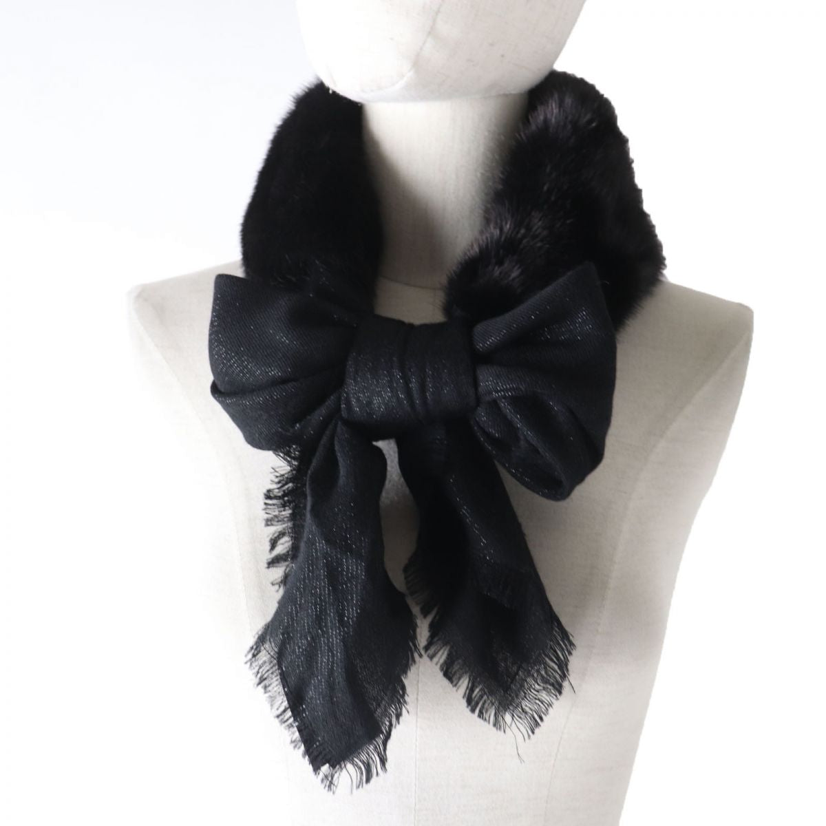 Gucci Stall Wool Black Apparel