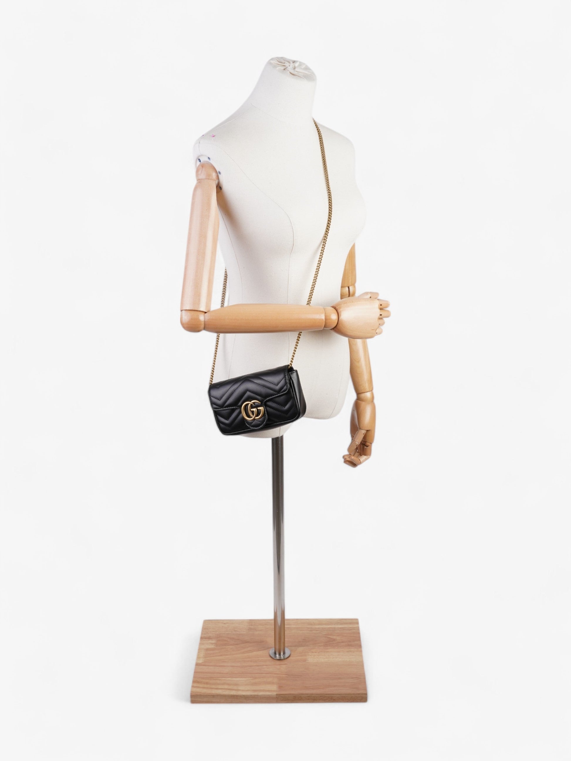 Gucci Marmont Super Mini Crossbody Bag Leather Matelasse Mini 5