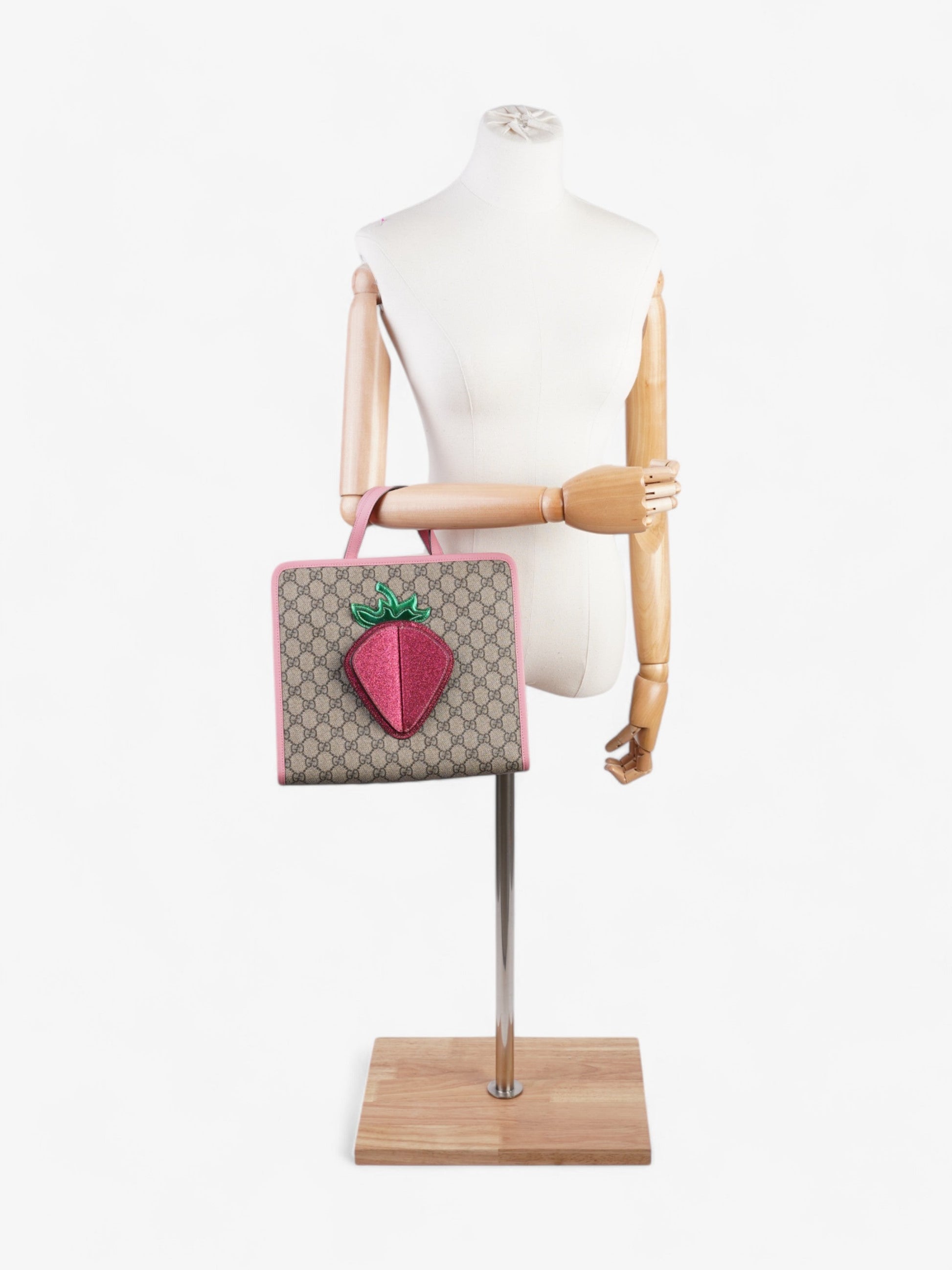 Gucci Strawberry Print Tote Supreme Canvas Pink Tote Bag