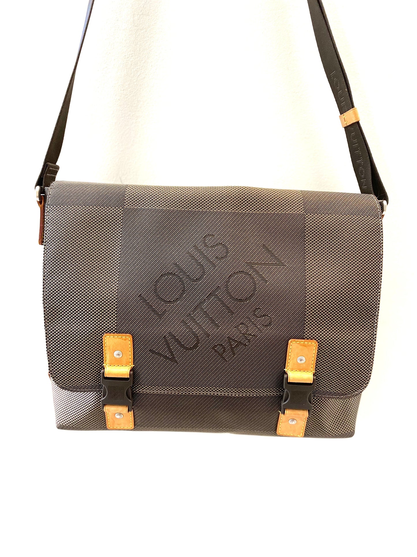 Louis Vuitton GEANT LOUP Damier Crossbody Bag