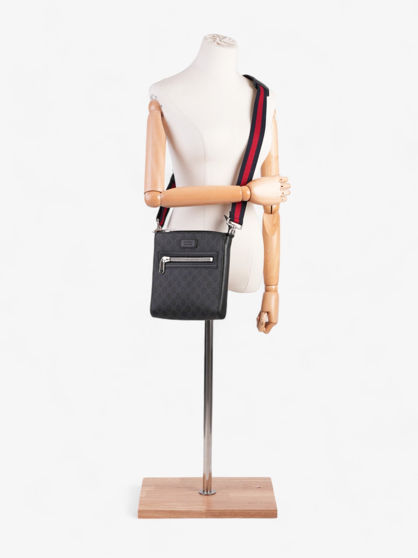 Gucci Messenger Supreme Coated Canvas Black Travel Bag