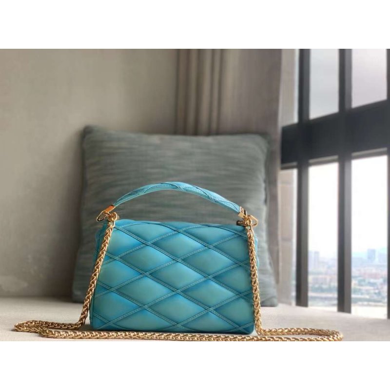 Louis Vuitton Go Teist Mm Bag Travel Bag Bag Bg02847