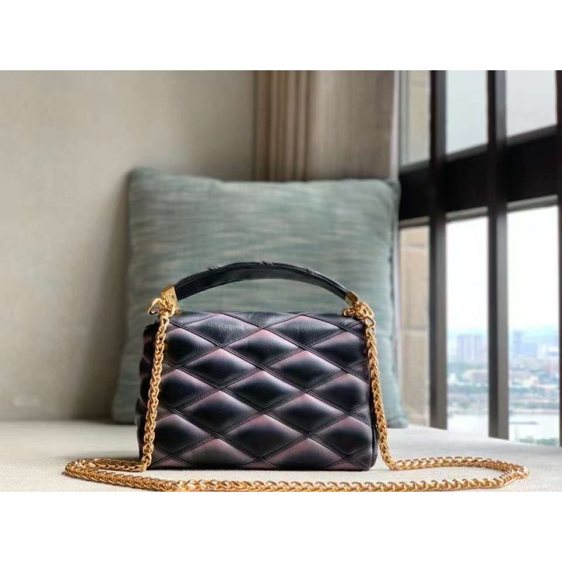 Louis Vuitton Go Teist Mm Bag Travel Bag Bag Bg02848