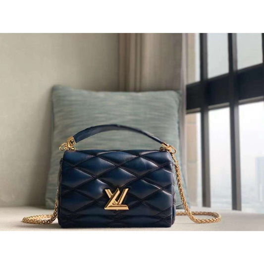 Louis Vuitton Go Teist Mm Bag Travel Bag Bag Bg02849