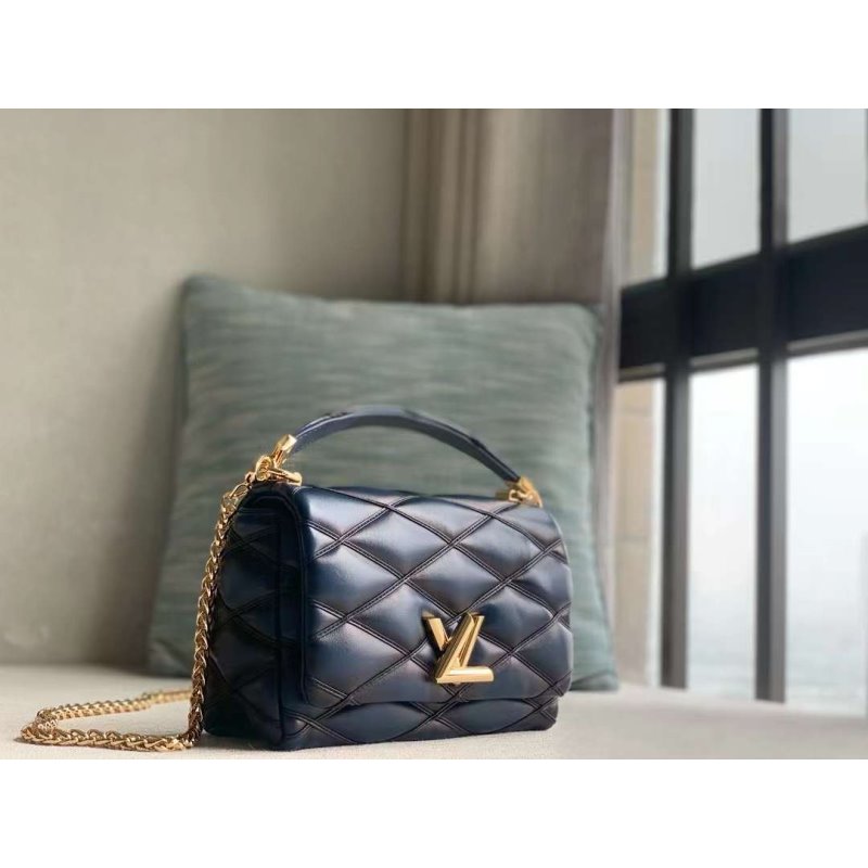 Louis Vuitton Go Teist Mm Bag Travel Bag Bag Bg02849
