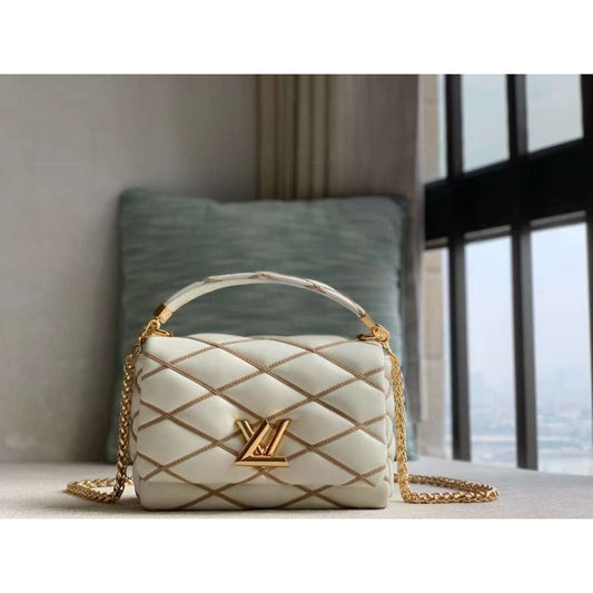 Louis Vuitton Go Teist Mm Bag Travel Bag Bag Bg02850