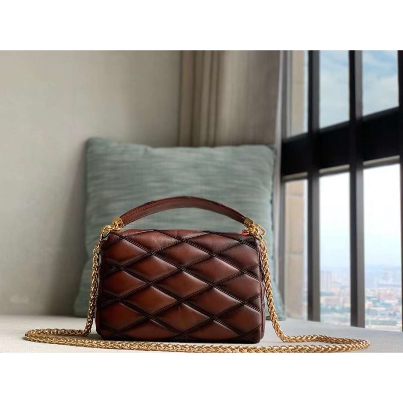 Louis Vuitton Go Teist Mm Bag Travel Bag Bag Bg02851