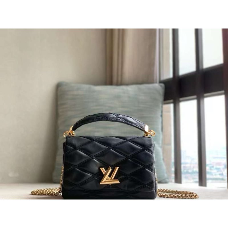 Louis Vuitton Go Teist Mm Bag Travel Bag Bag Bg02853