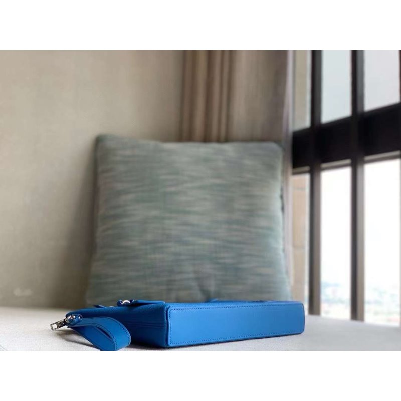 Louis Vuitton Pochette Ipad Bag Travel Bag