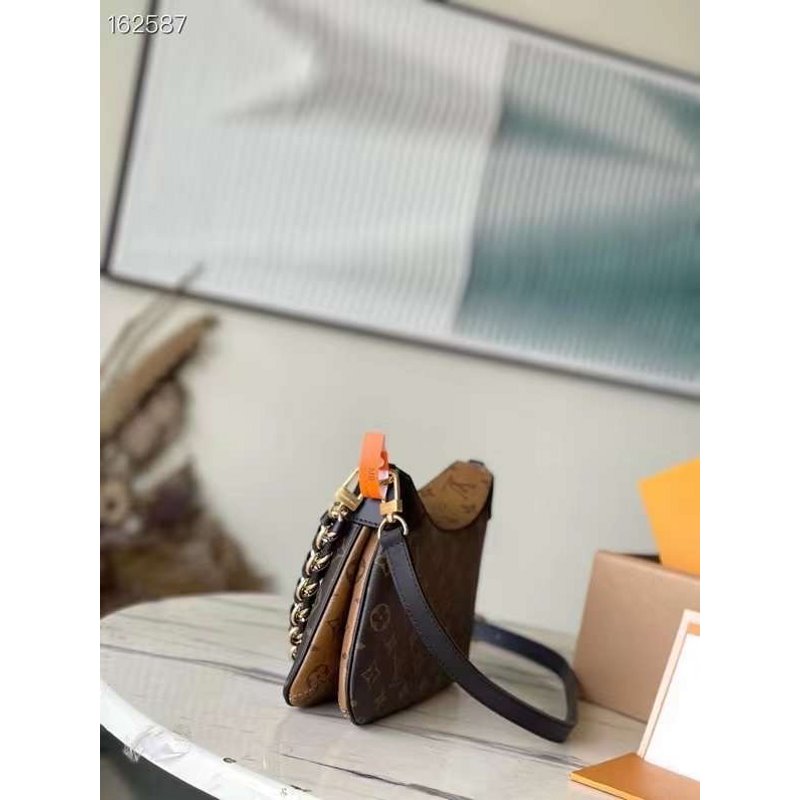 Louis Vuitton Shoulder Bag Bag Bg02888