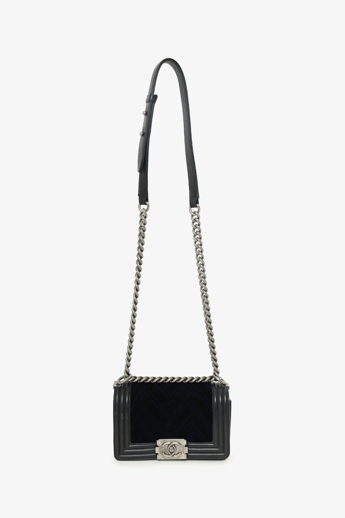 Chanel ™ 2017 Black/Navy Velvet/Calfskin Small Boy Accessory