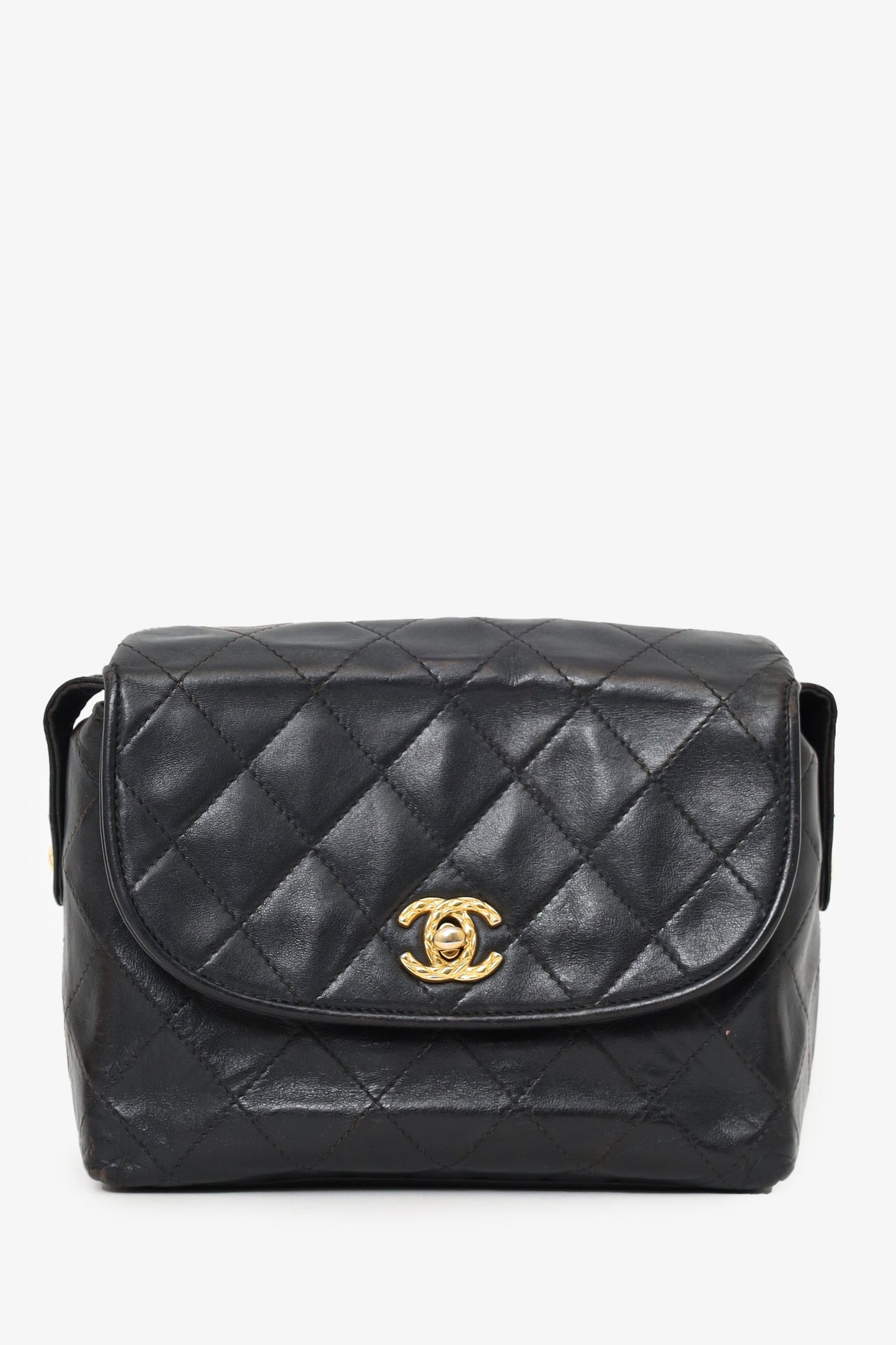 Chanel ™ 1991-94 Black Lambskin Round Flap Shoulder Bag