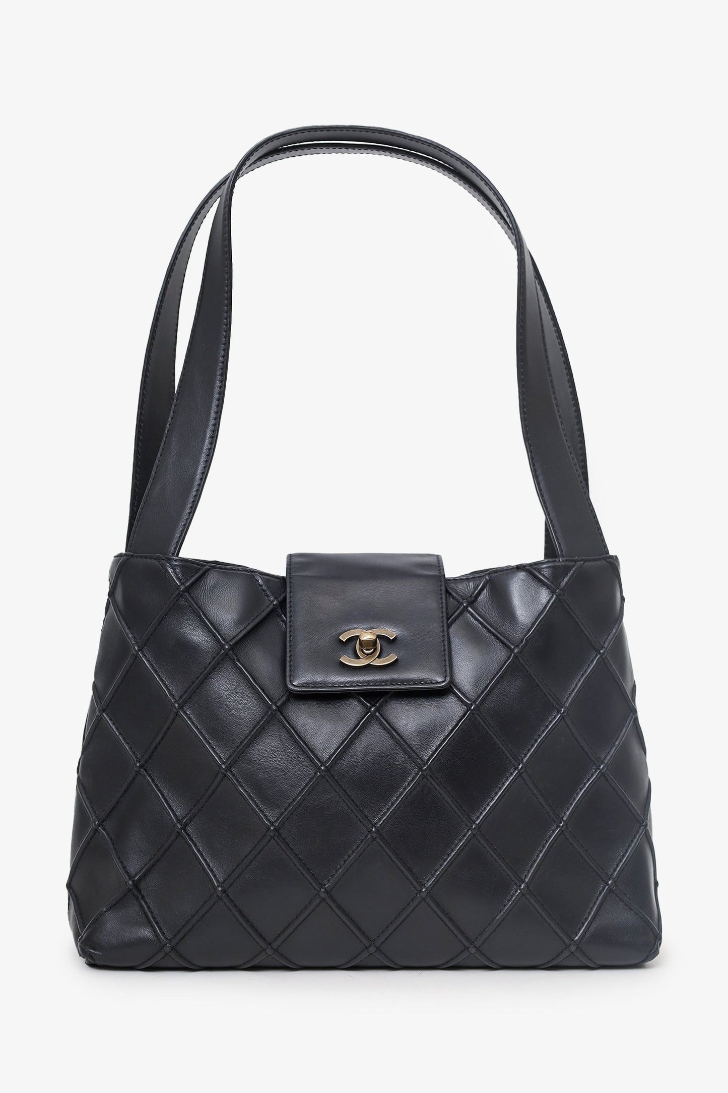 Chanel ™ 2000-02 Black Leather Diamond Stitch CC Hobo Shoulder Bag with Pouch