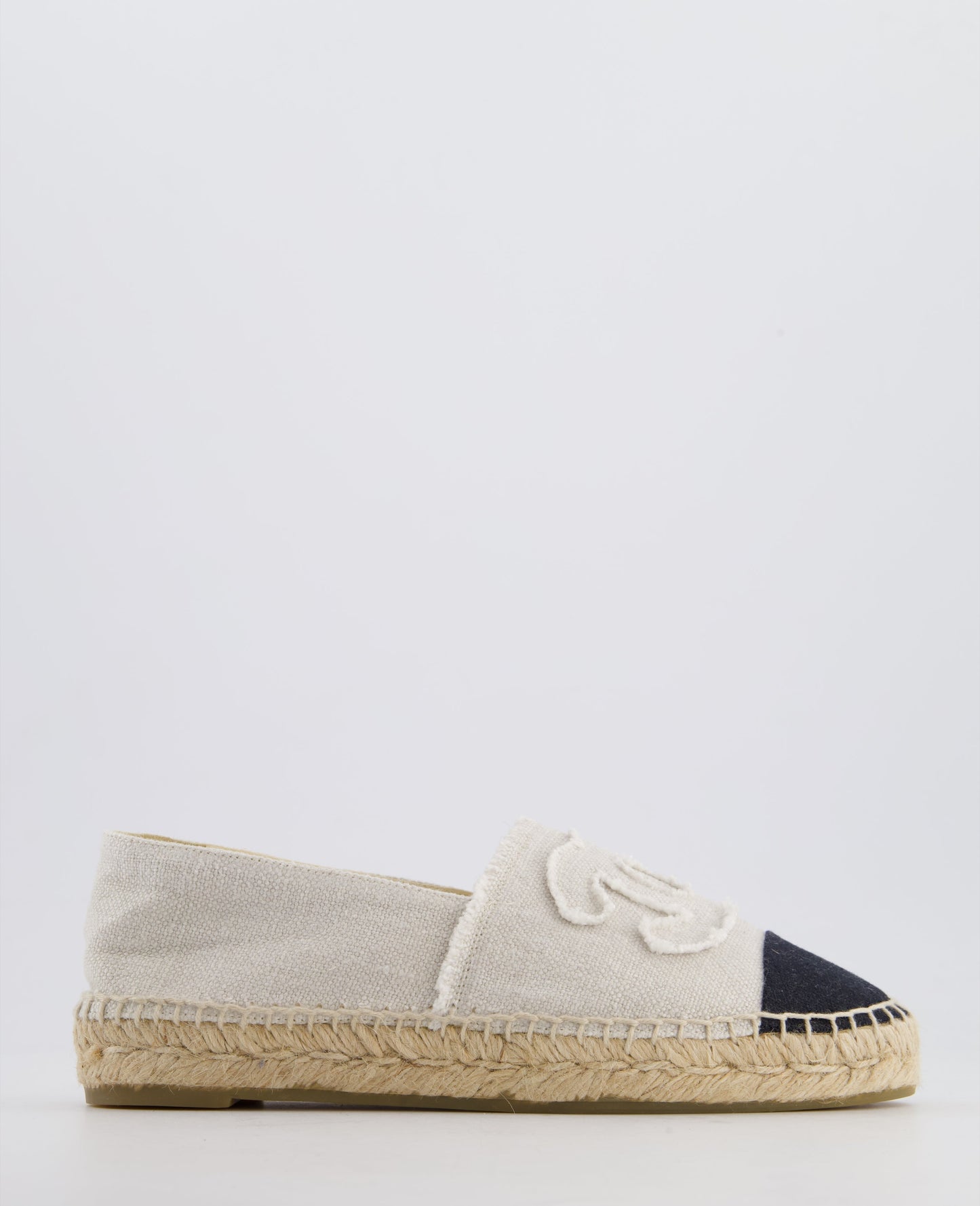 Chanel Cream and Black Canvas Espadrilles with CC Logo Size EU 38 Accessory