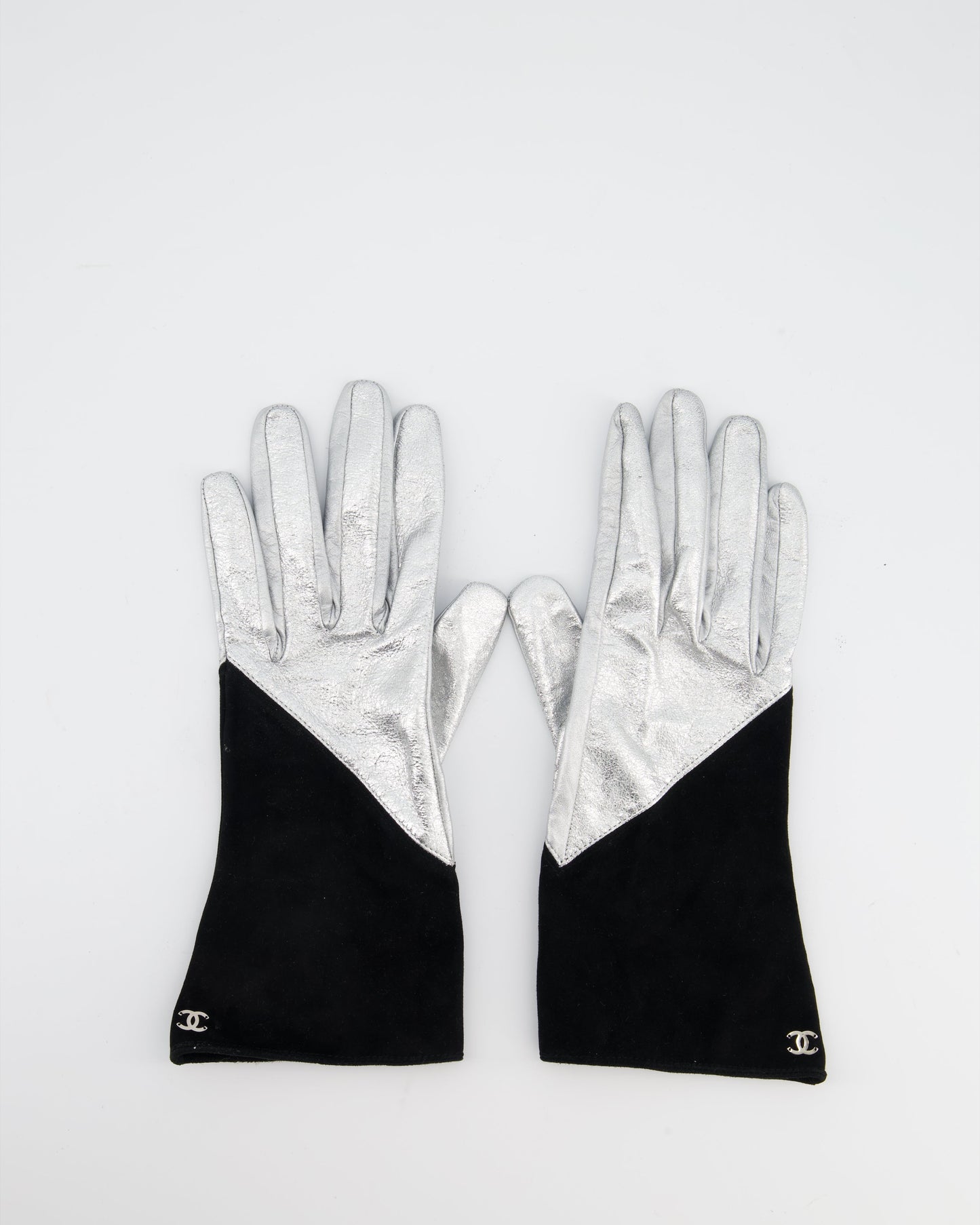 Chanel Silver and Black Leather and Suede Gloves with CC Logo Size 8 Accessory