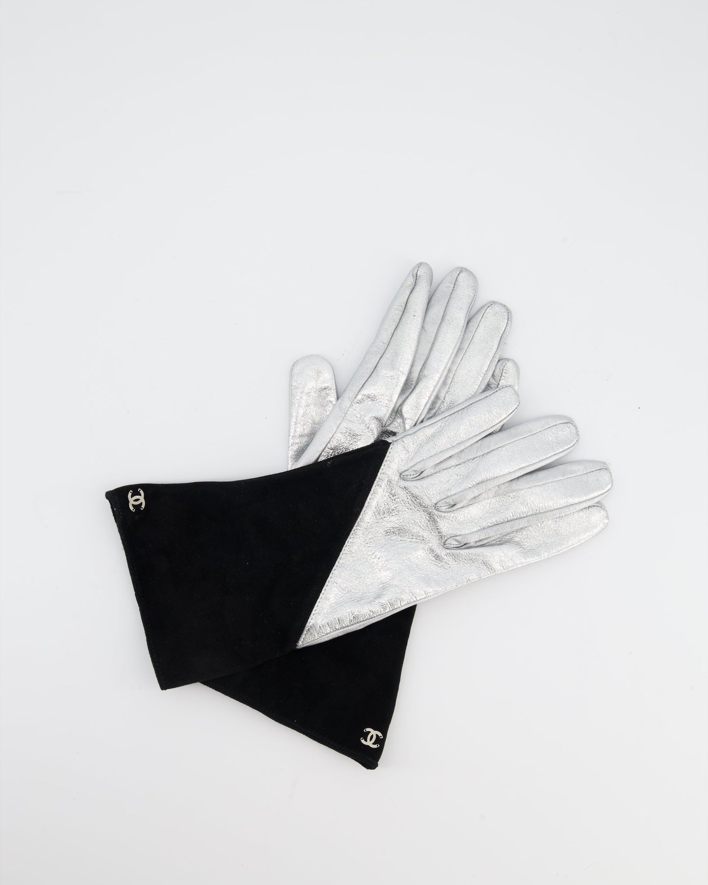 Chanel Silver and Black Leather and Suede Gloves with CC Logo Size 8 Accessory
