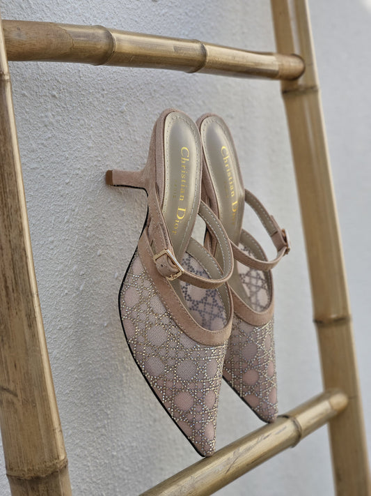 37 Shoes