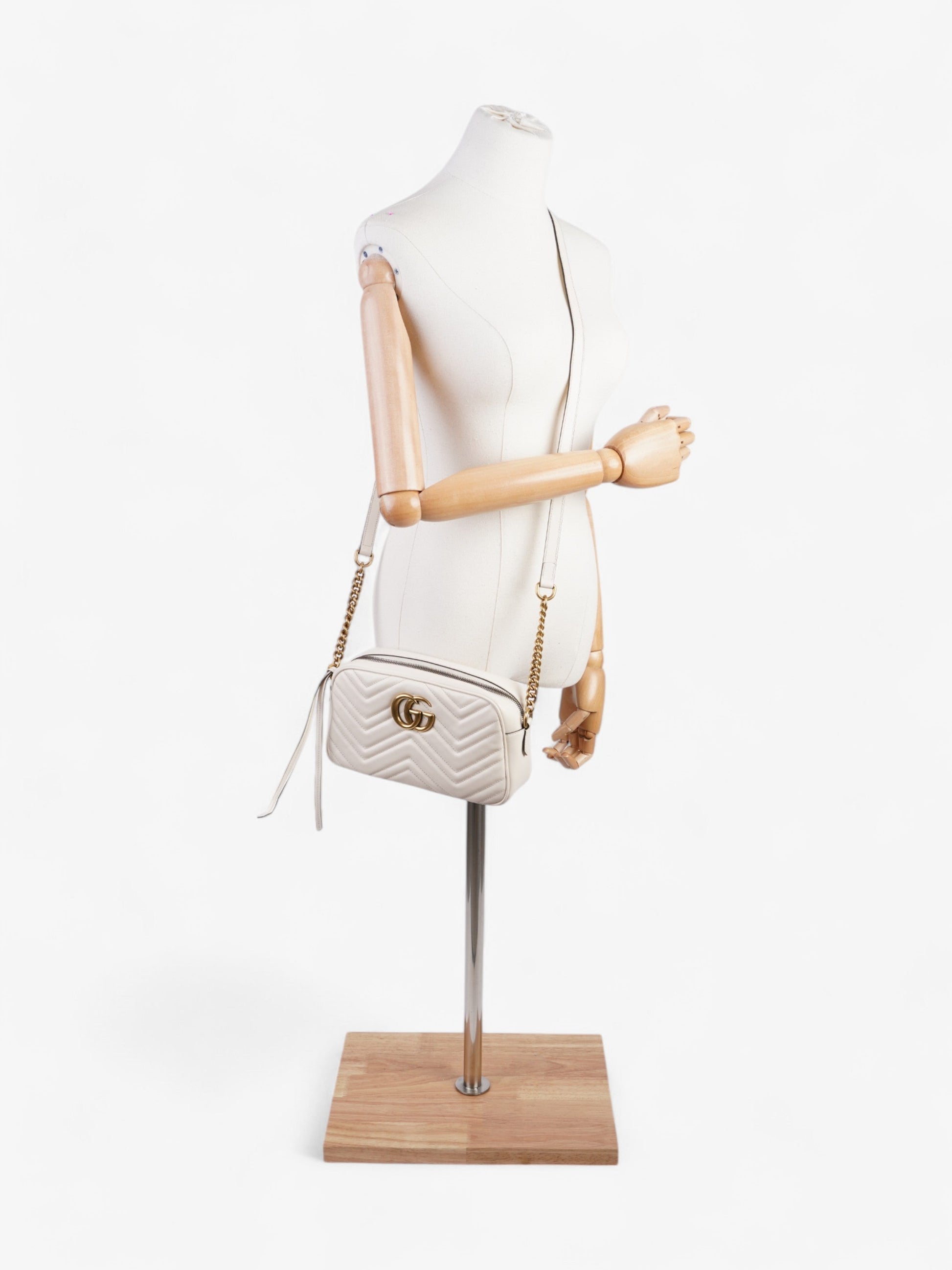 Gucci Marmont Small Crossbody Bag Leather Matelasse 21