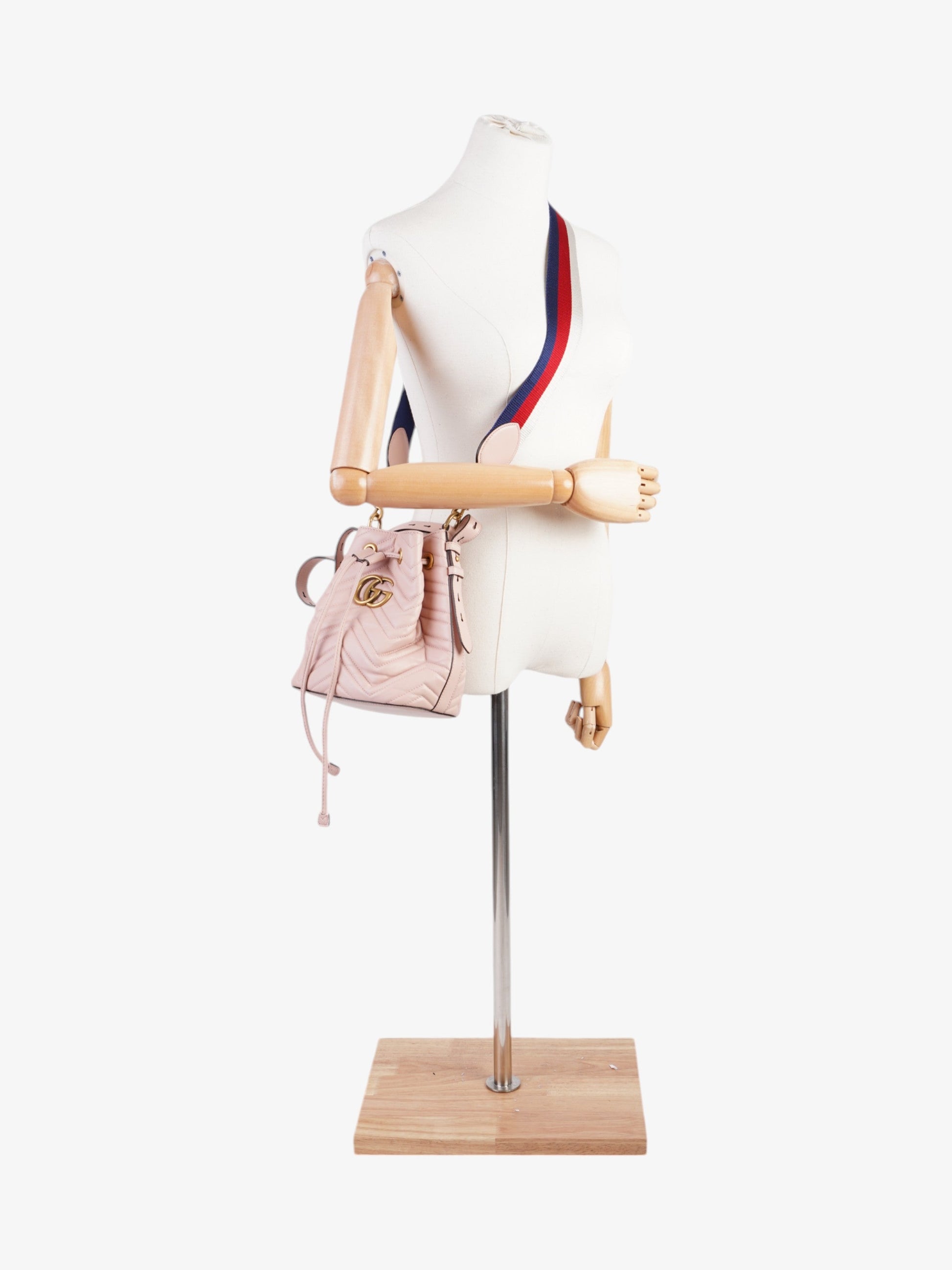Gucci Marmont Bucket Bag Leather Matelasse Shoulder Bag