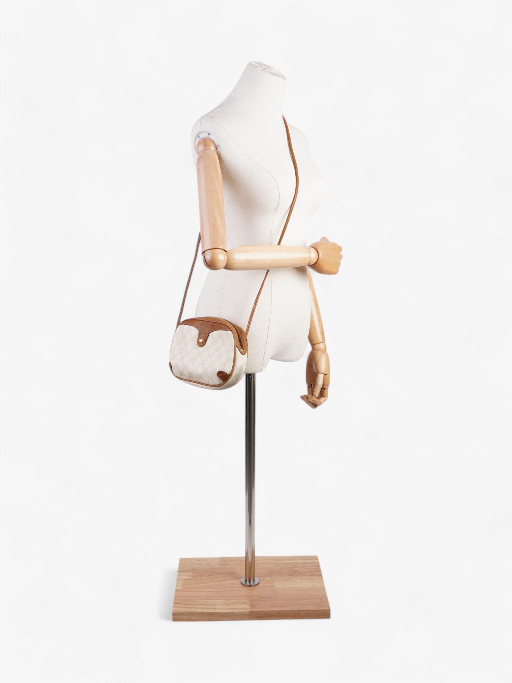 Gucci Camera Bag Coated Canvas Cream Crossbody Bag