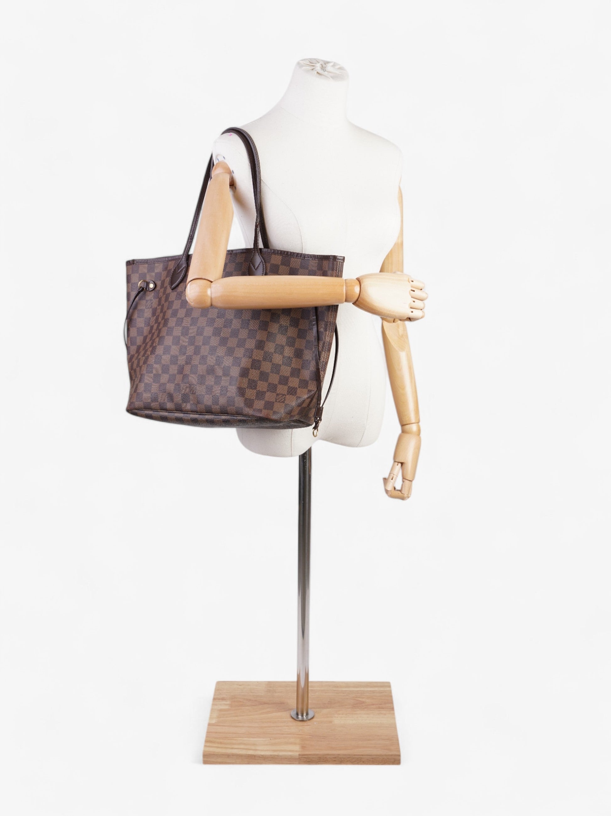Louis Vuitton Neverfull Ebene Coated MM Damier Canvas Coated Canvas Apparel Mm 39