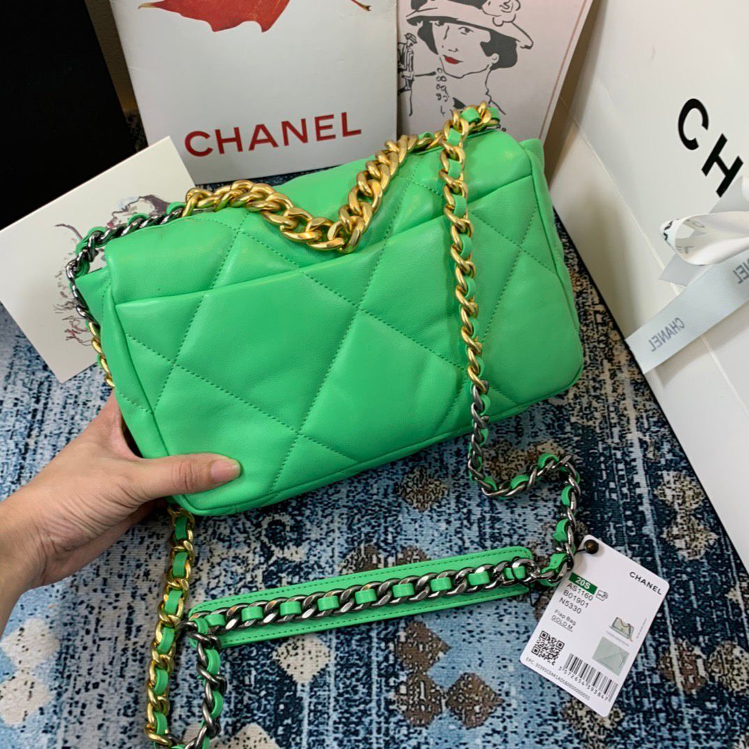 CHL 19 26cm Green Handbag