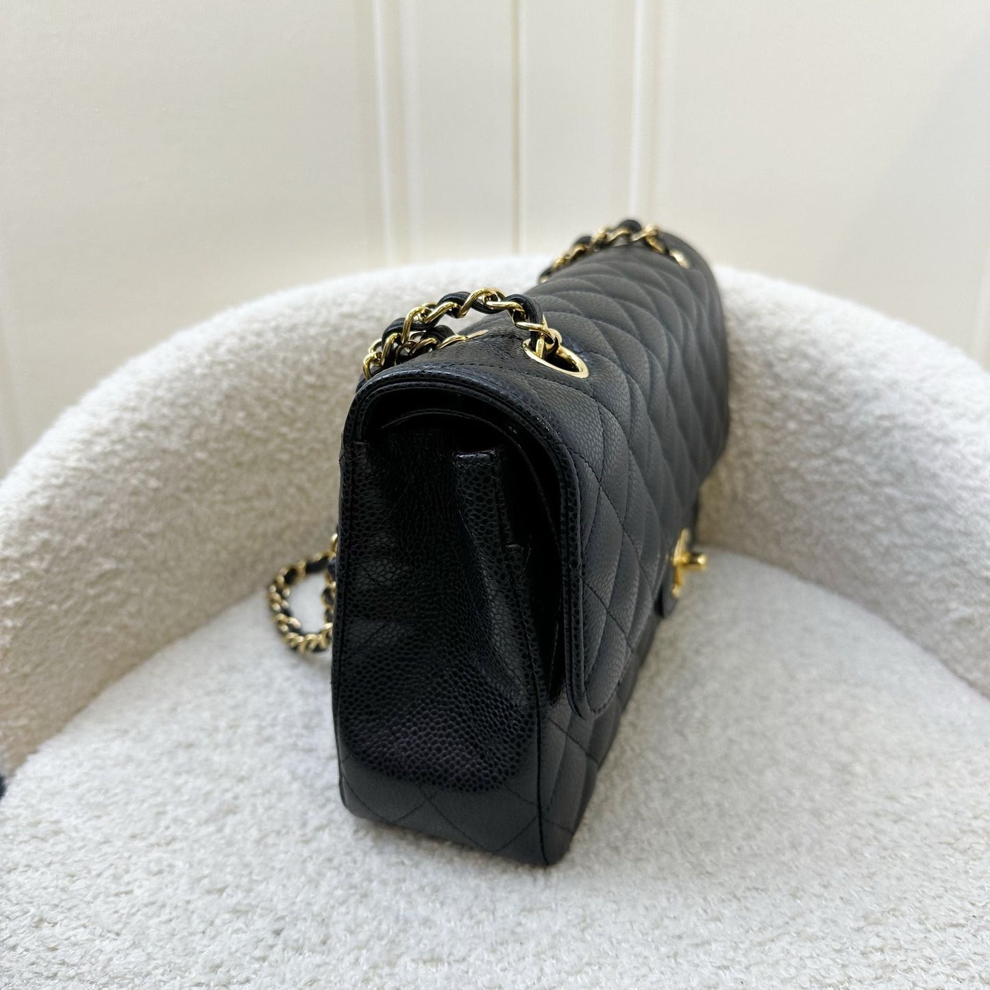 Medium Classic Flap CF in Black Caviar and GHW Accessory Signature