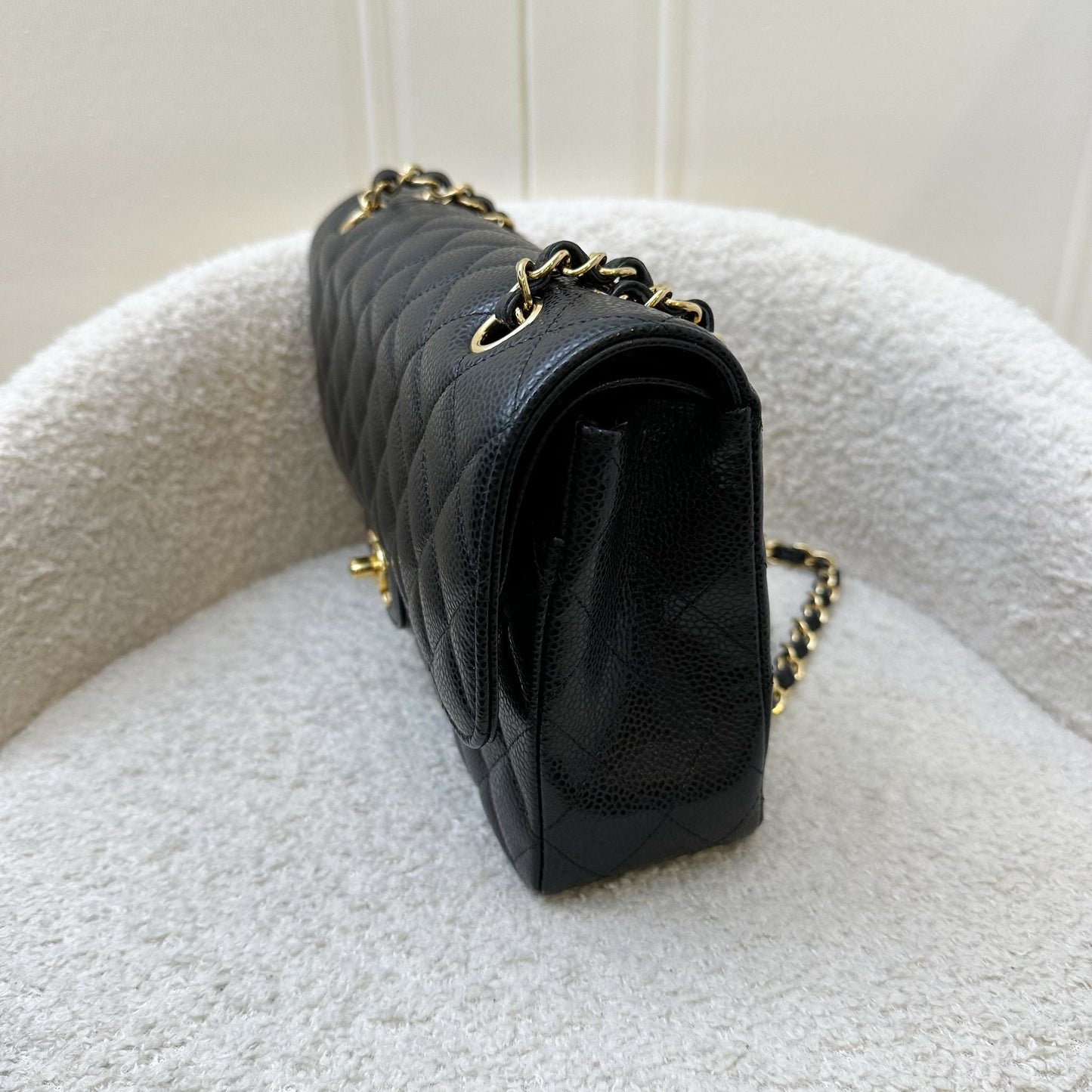 Medium Classic Flap CF in Black Caviar and GHW Accessory Signature