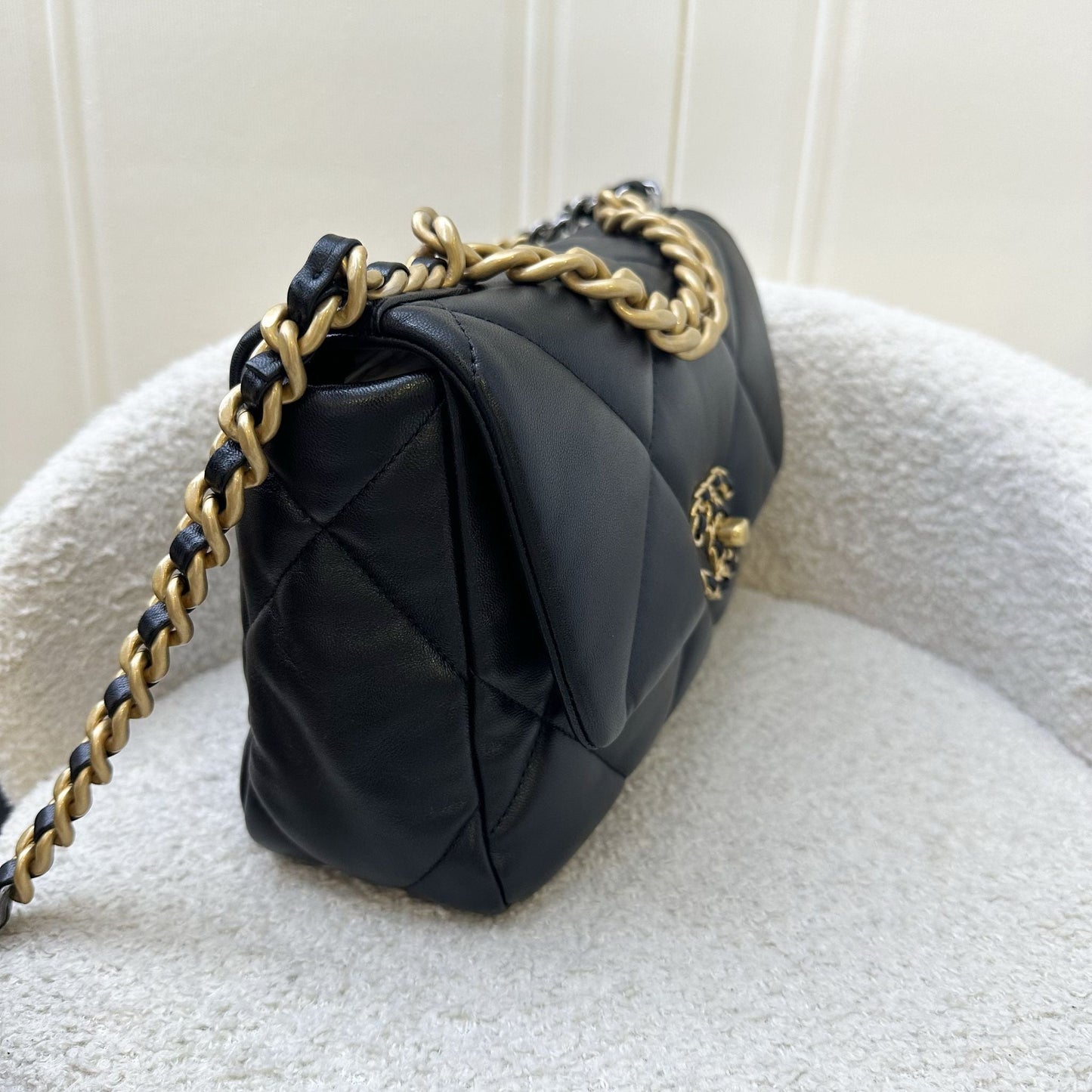 19 Small Flap in Black Lambskin and 3-tone HW Accessory Signature