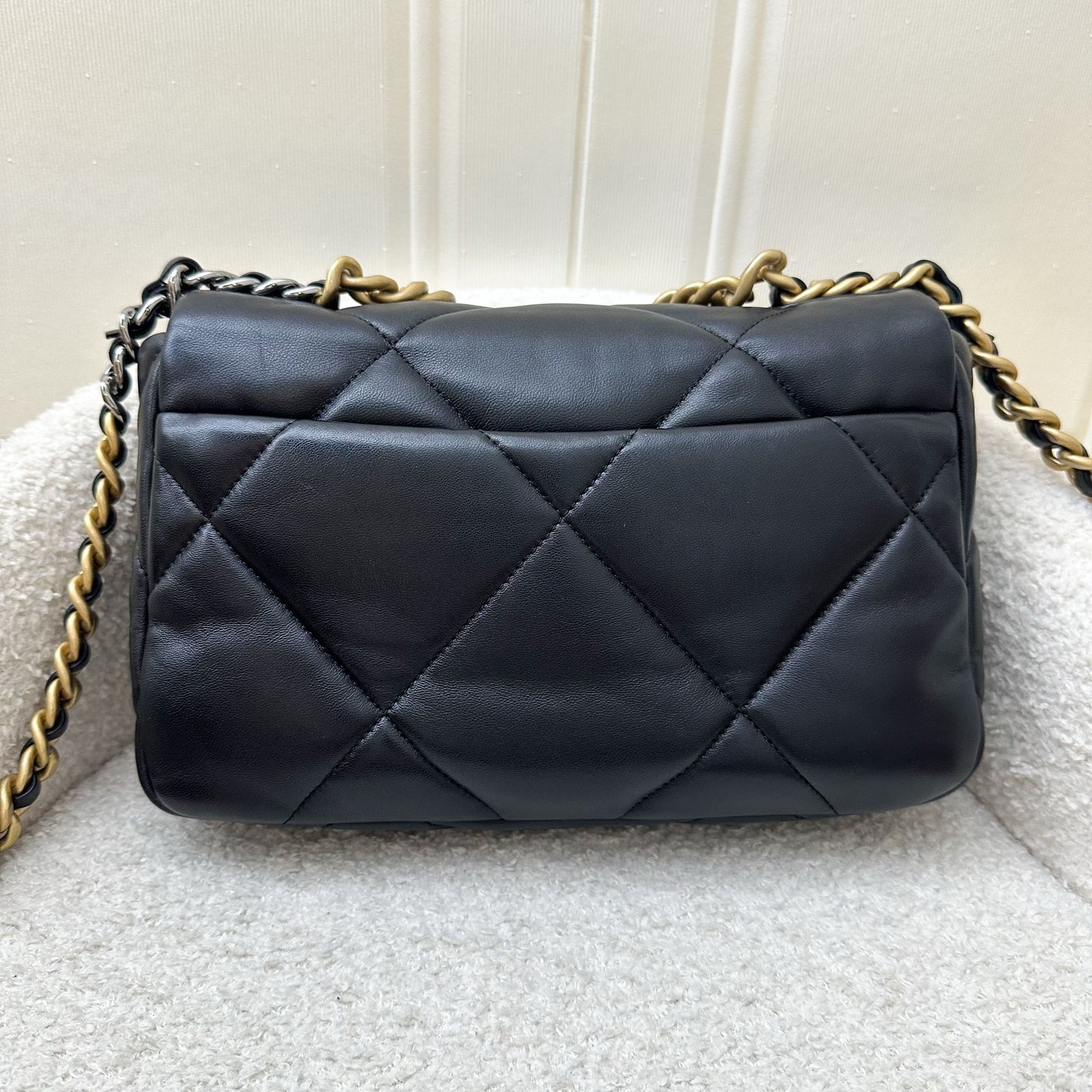 19 Small Flap in Black Lambskin and 3-tone HW Accessory Signature
