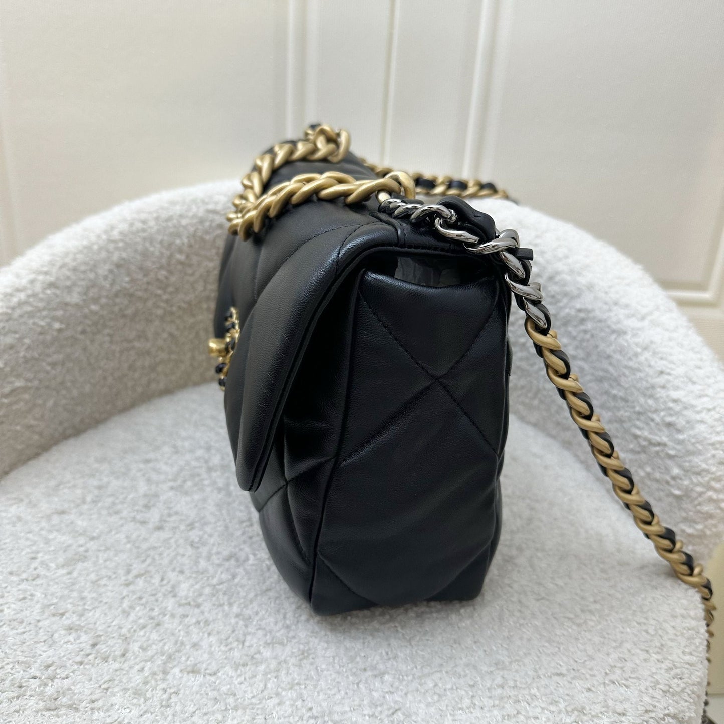 19 Small Flap in Black Lambskin and 3-tone HW Accessory Signature