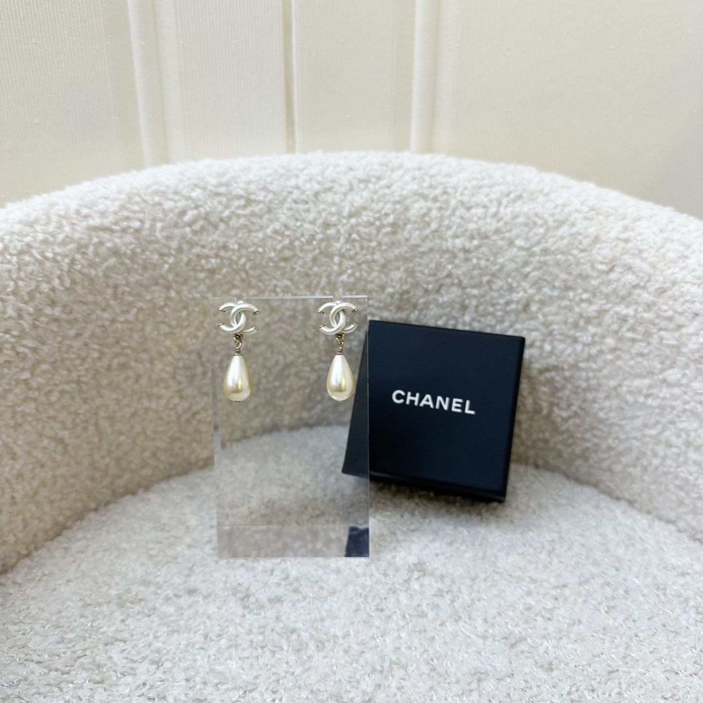 Chanel CC Logo Dangling Earrings with Teardrop Pearls in LGHW Jewelry