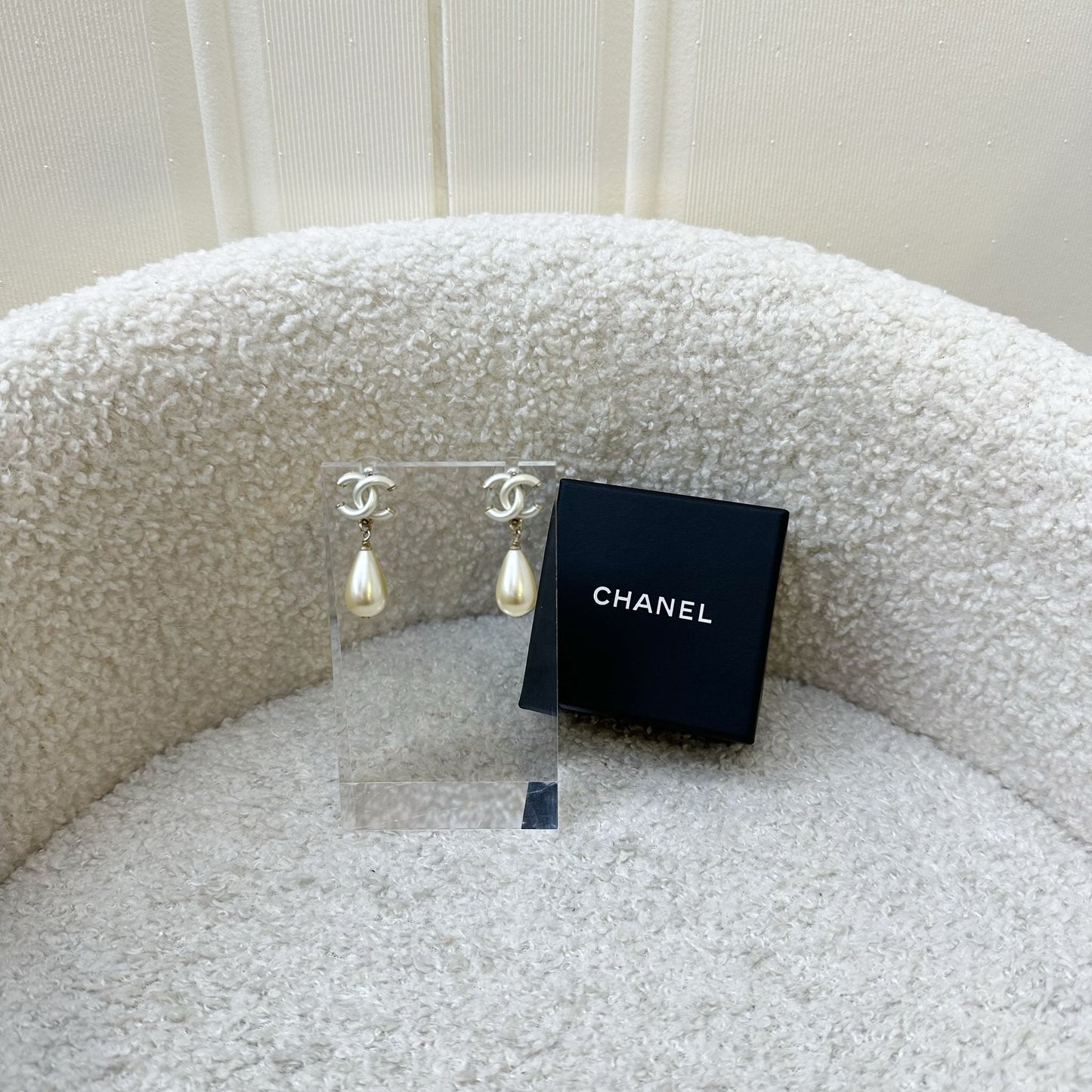 Chanel CC Logo Dangling Earrings with Teardrop Pearls in LGHW Jewelry