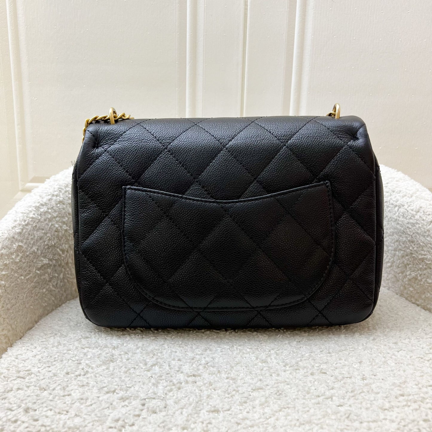Chanel Heart Adjustable Chain Small / Medium Flap Bag in Black Caviar AGHW (Model: )