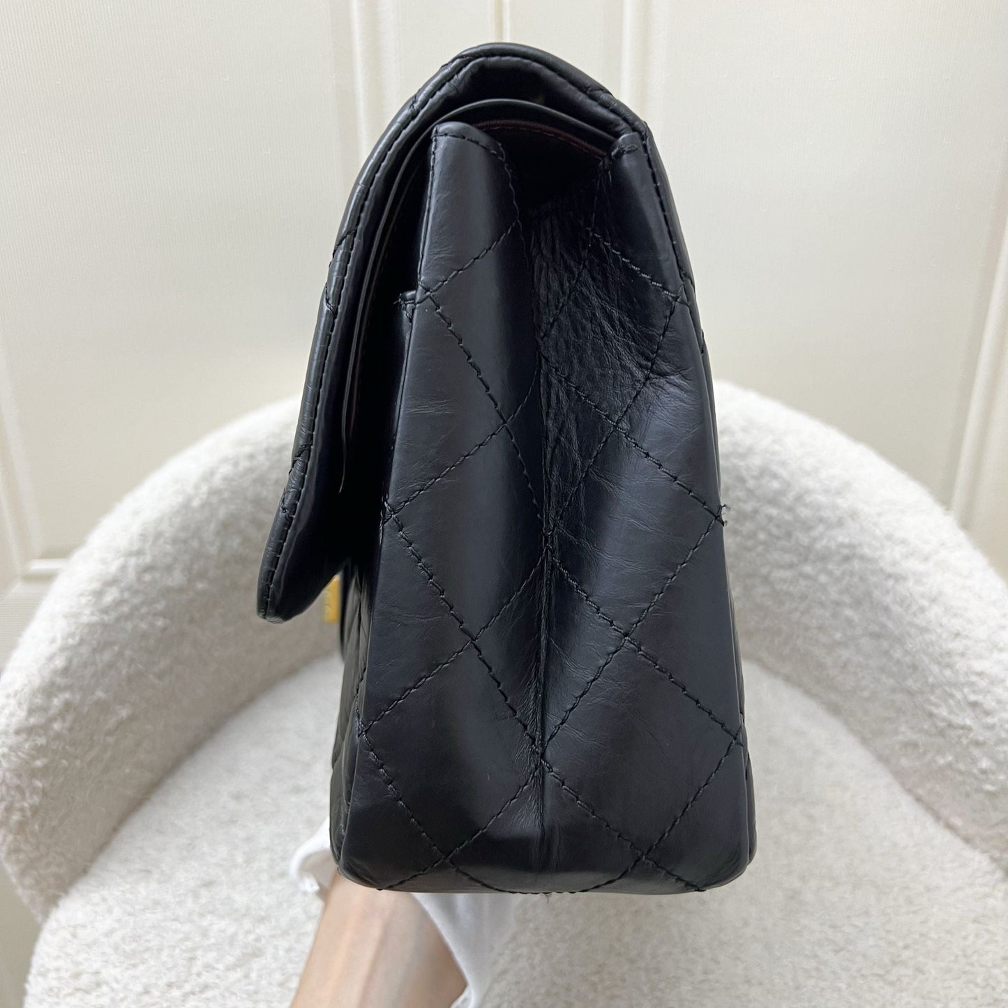Chanel 2.55 Reissue 227 Flap in Black Distressed Calfskin and GHW Accessory