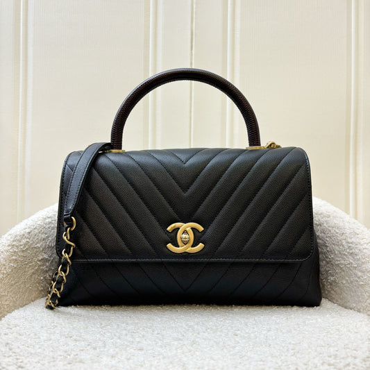 Chanel Medium Coco Handle Flap with Burgundy Lizard-Embossed Calfskin Handle in Chevron Quilted Black Caviar and GHW Accessory