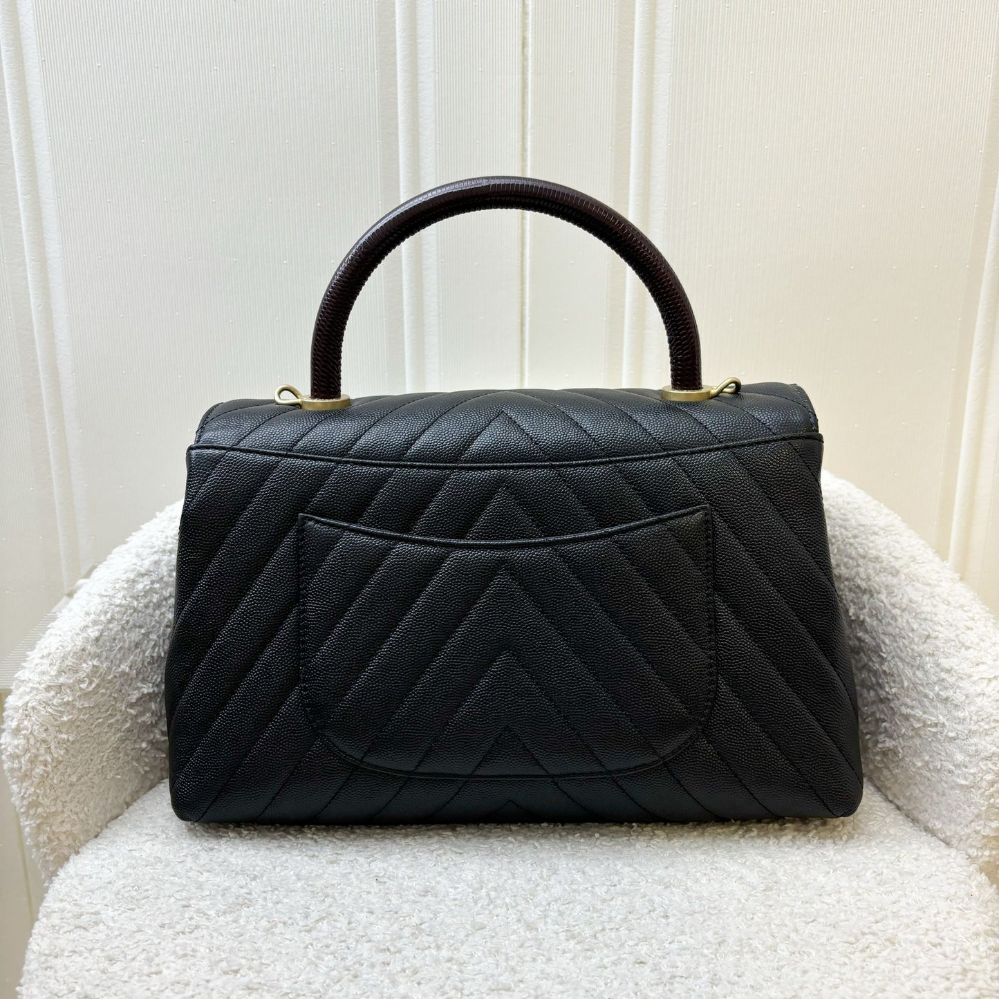 Chanel Medium Coco Handle Flap with Burgundy Lizard-Embossed Calfskin Handle in Chevron Quilted Black Caviar and GHW Accessory