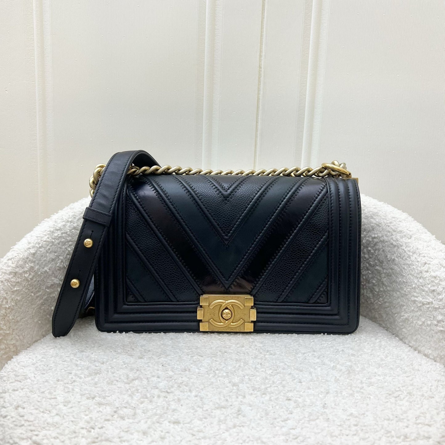 Chanel Medium Boy Flap in Chevron Quilted Black Leather / Caviar and AGHW Accessory