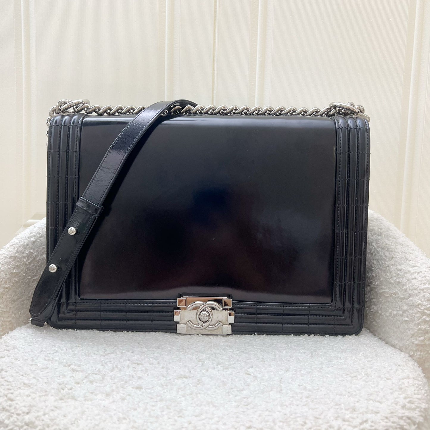 Chanel Medium Boy Flap in Black Shiny Calfskin and SHW Accessory