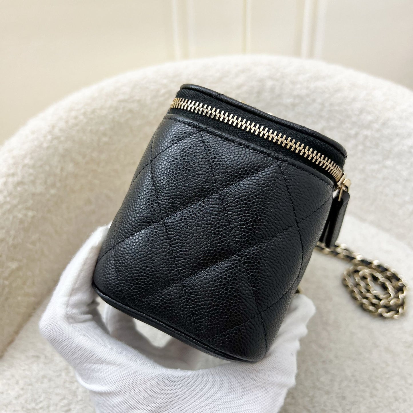 Classic Small Vanity in Black Caviar and LGHW Signature