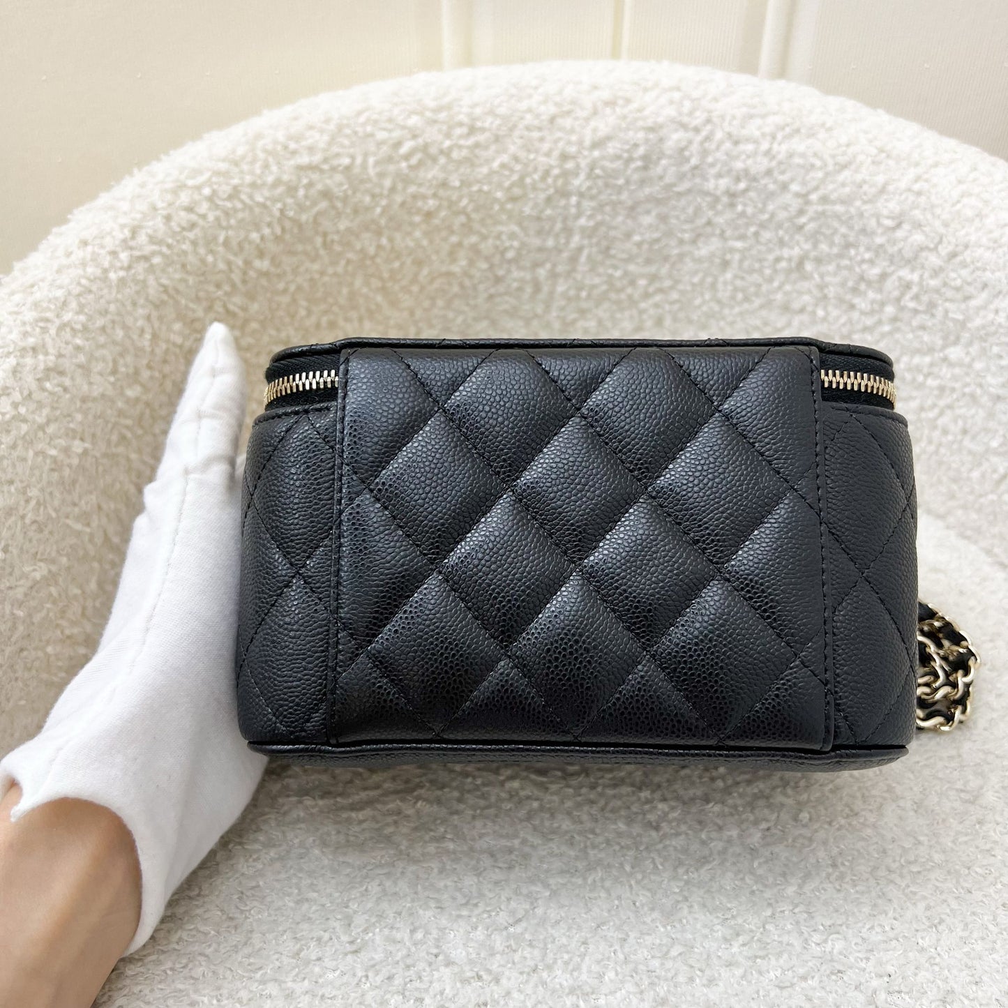 Classic Small Vanity in Black Caviar and LGHW Signature