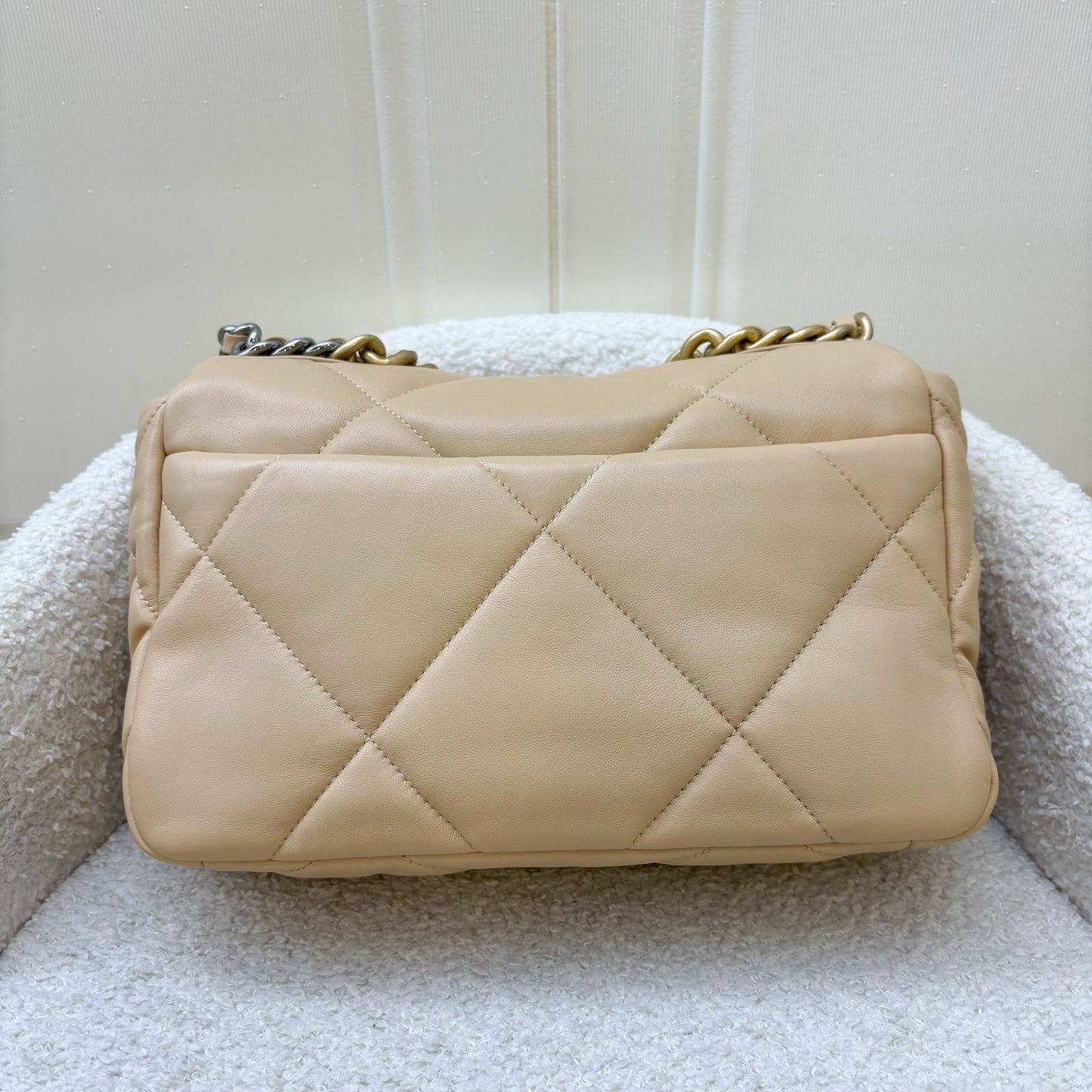 19 Small Flap in Beige Lambskin and 3-Tone Hardware Accessory Signature