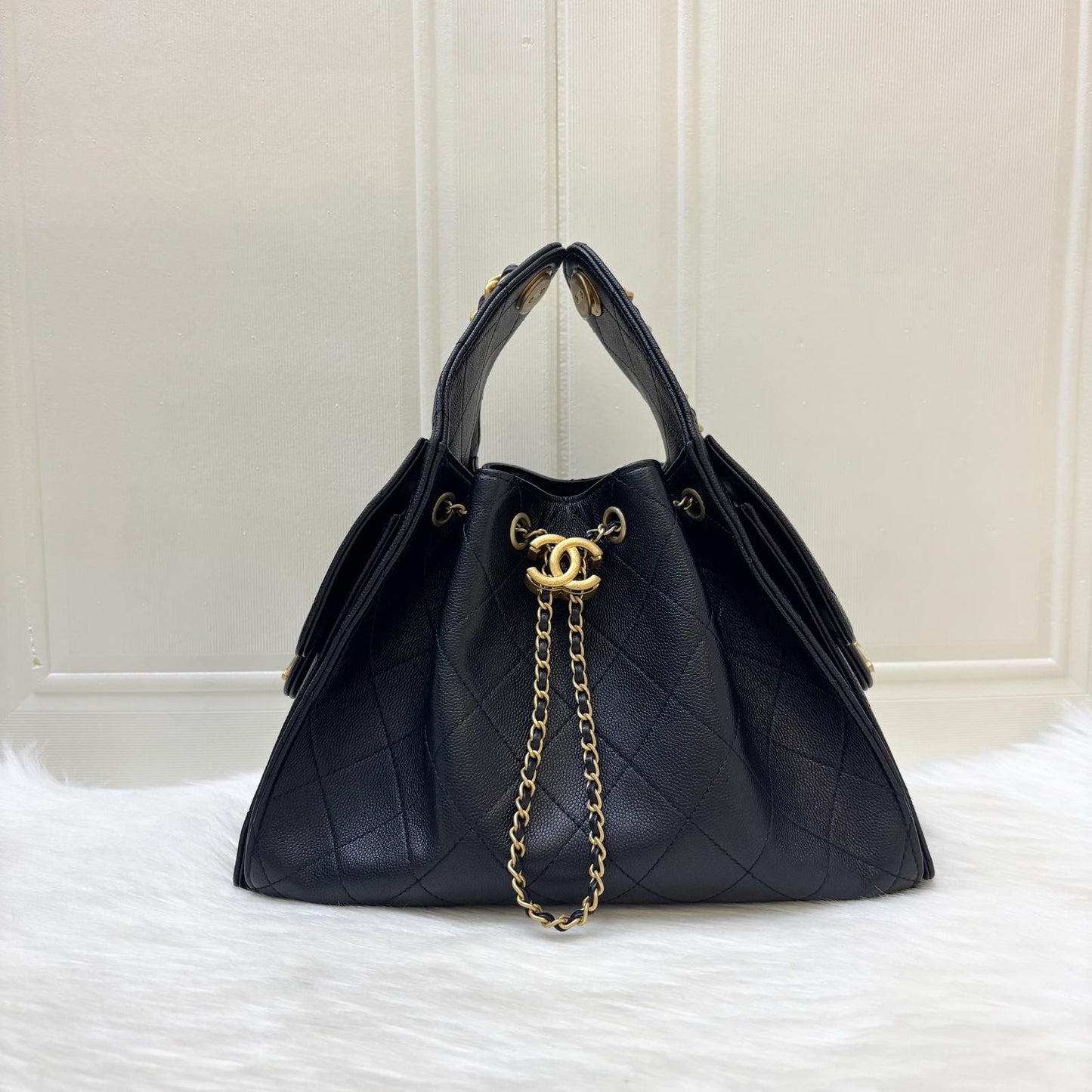 25 Small Hobo Bag in Black Caviar and AGHW (Model: ) Heritage