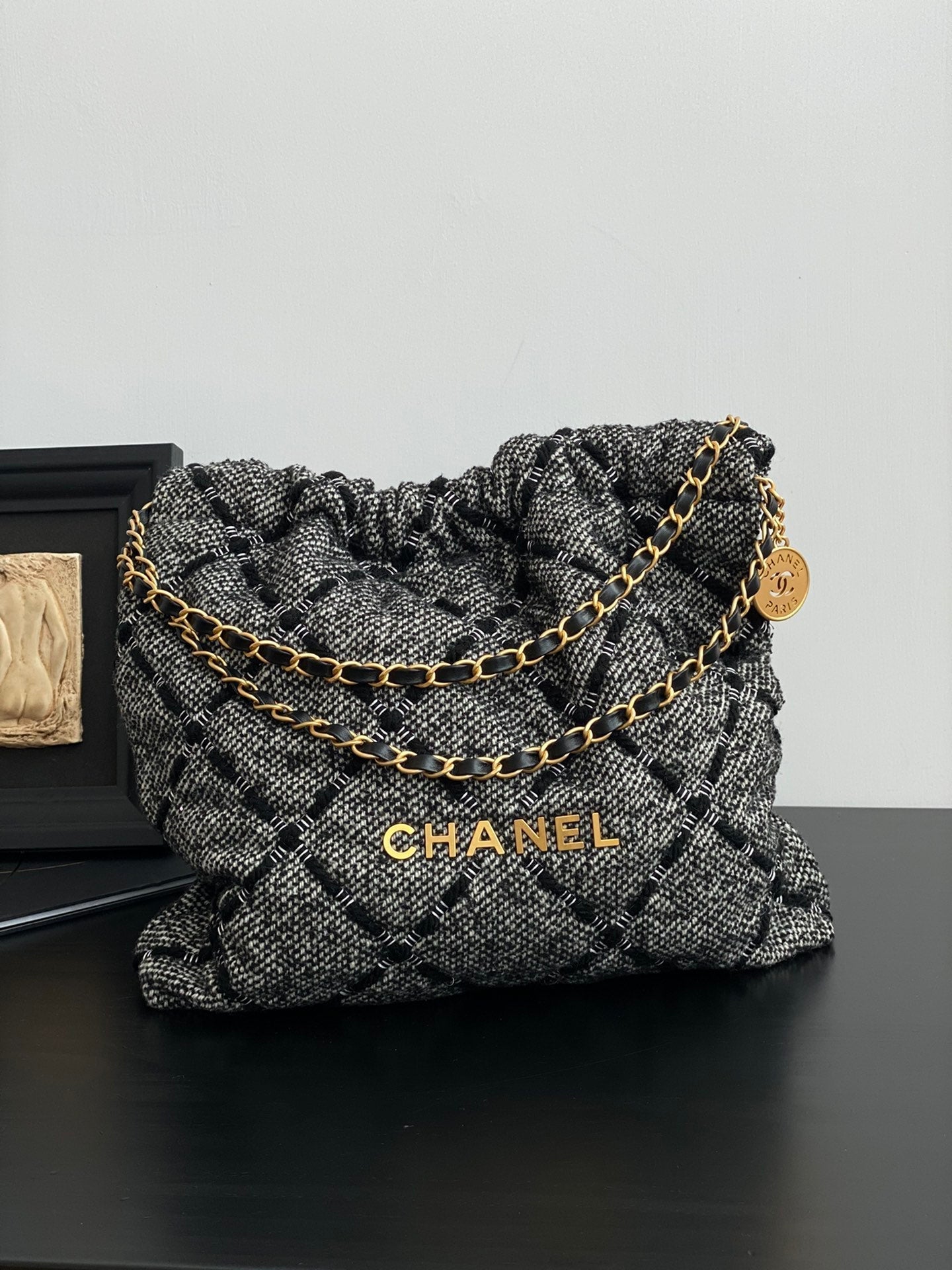 CHL 22 15in 38cm B09280 Grey Handbag